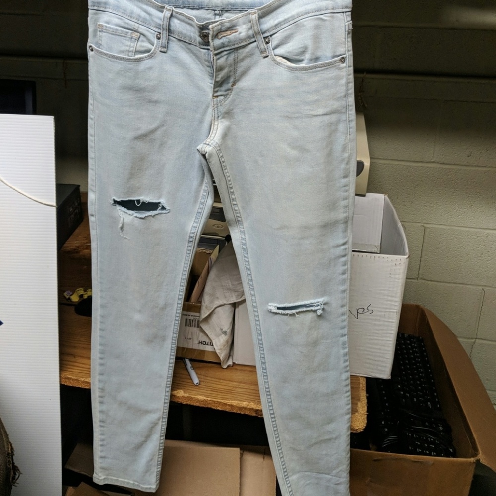 Lt. Blue Levi skinny jeans
